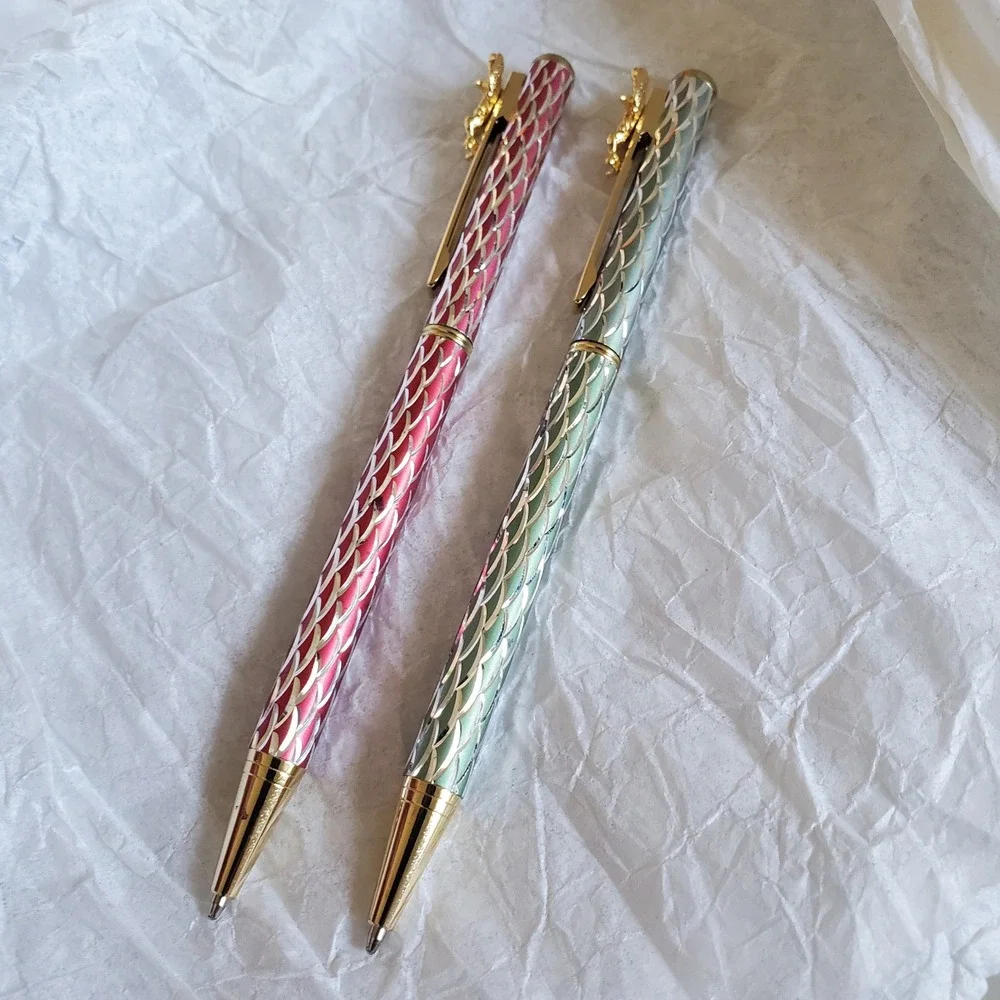 Vintage Style Angel Cherub Ballpoint Pen Set Red and Green Scalloped Pattern